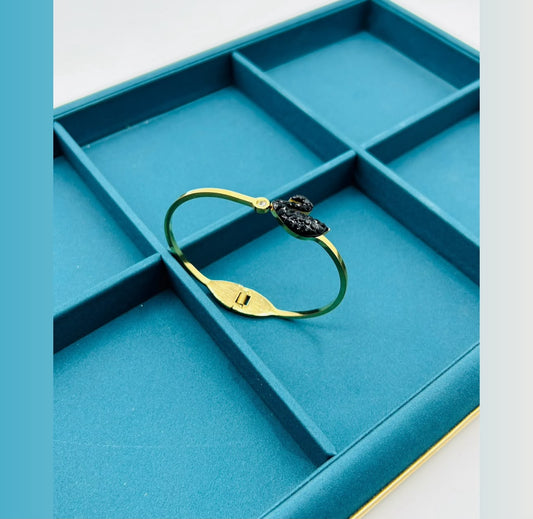 Elegant Gold Leaf Bracelet for Women